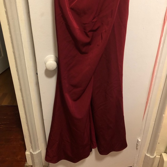 Dark Red evening/ special event gown. - Picture 3 of 5